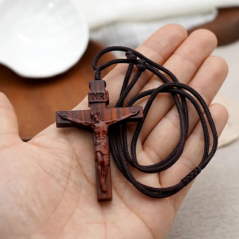 Cecilia | Crucifix Necklace