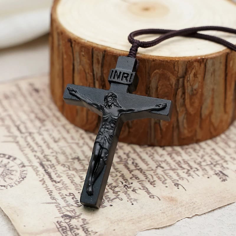 Cecilia | Crucifix Necklace