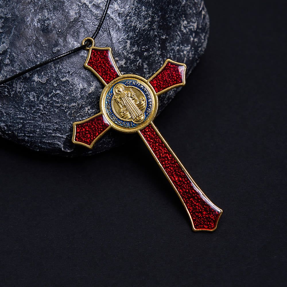 Lucia | Crucifix Necklace