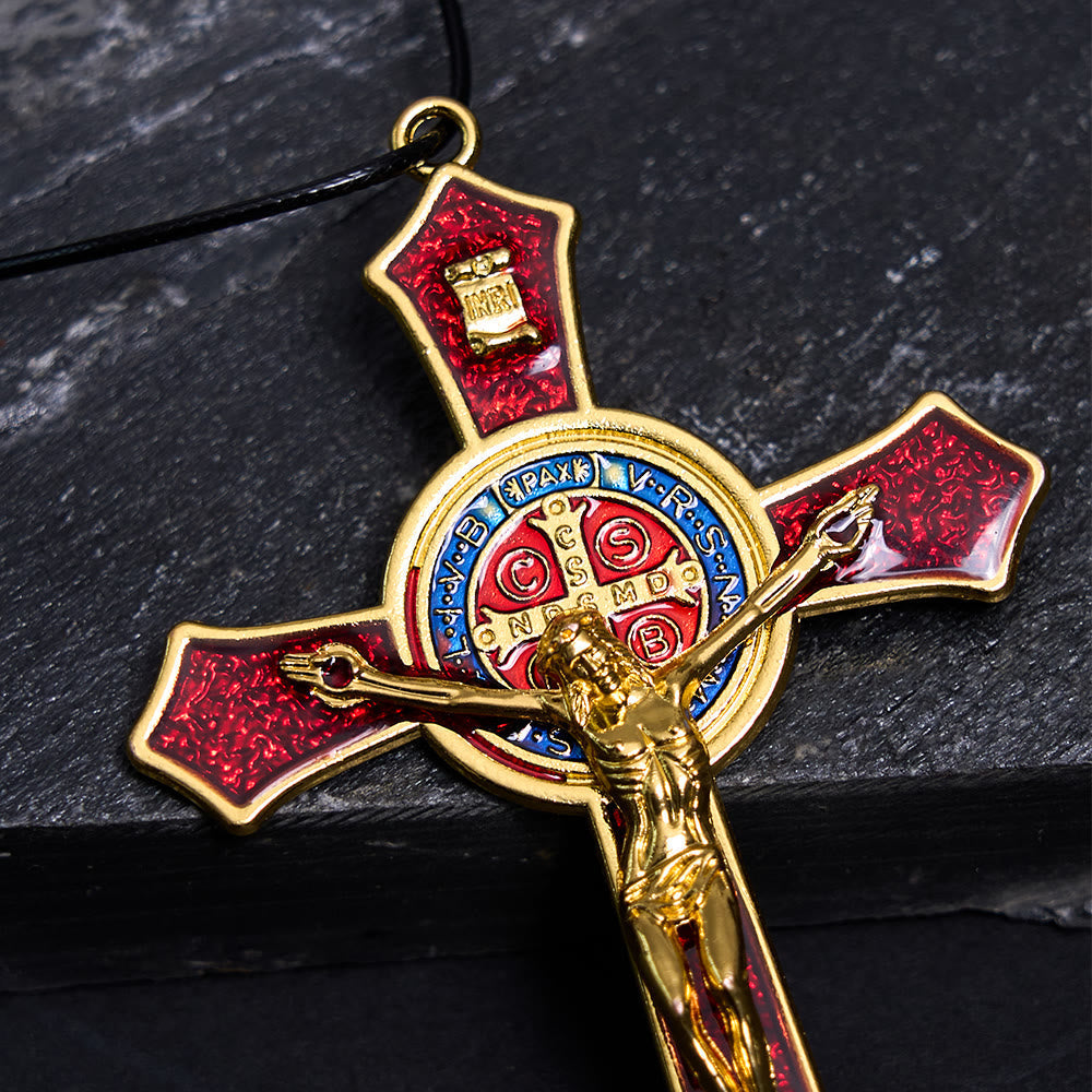 Lucia | Crucifix Necklace