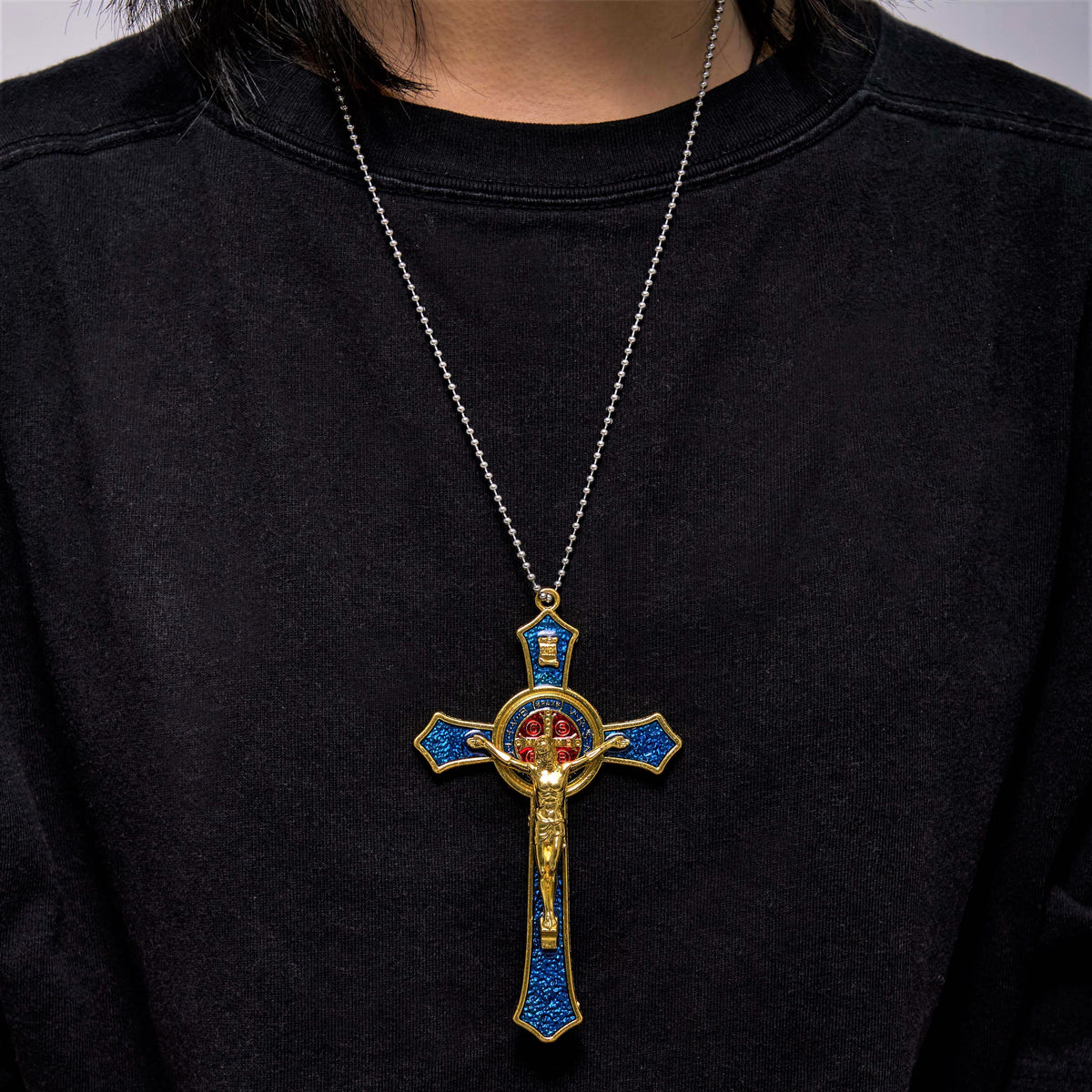 Lucia | Crucifix Necklace