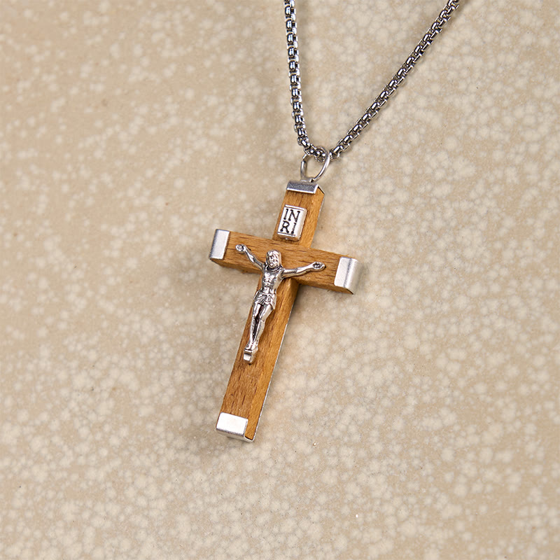 Agatha | Crucifix Necklace