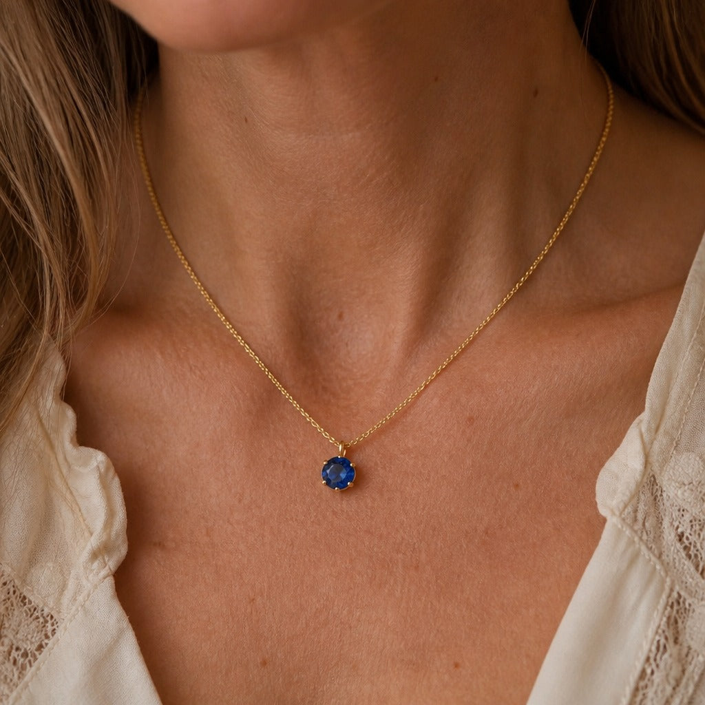 Amelia | Round Solitaire Pendant Necklace