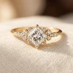 Hélène | Gold Square Solitaire Ring