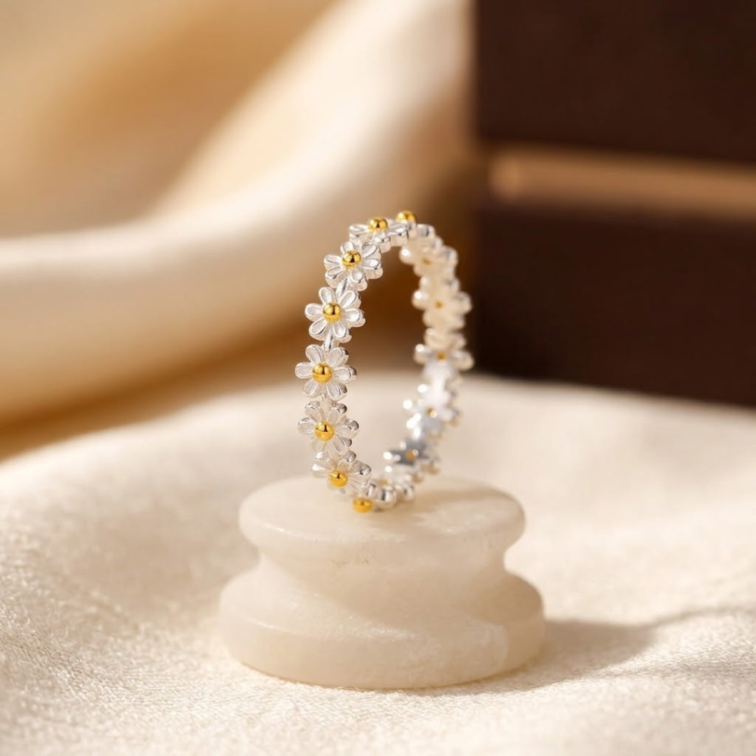 Daisy | Silver Floral Ring