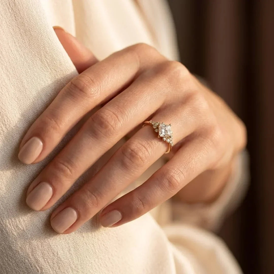 Hélène | Gold Square Solitaire Ring