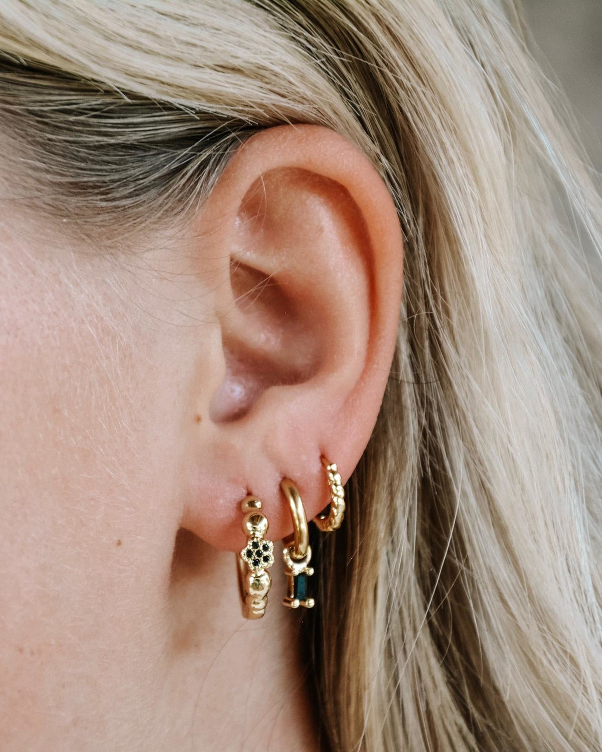 Round Flower | Earrings | Plated