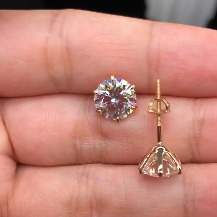 Tara | White Gold Stud Earrings