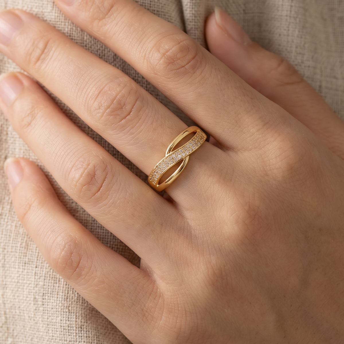Rosalind | Catherine Classic Zirconia & Gold Ring
