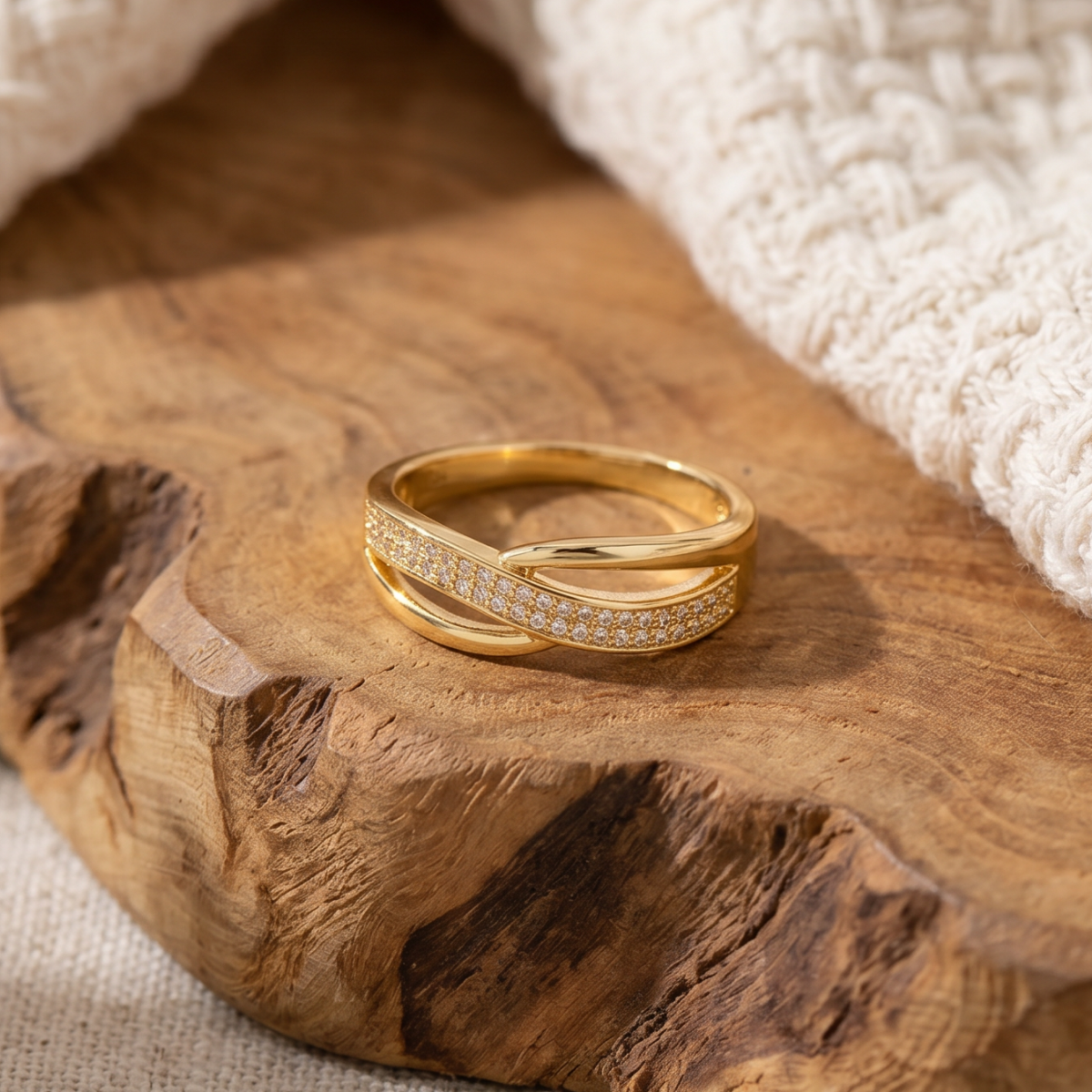 Rosalind | Catherine Classic Zirconia & Gold Ring