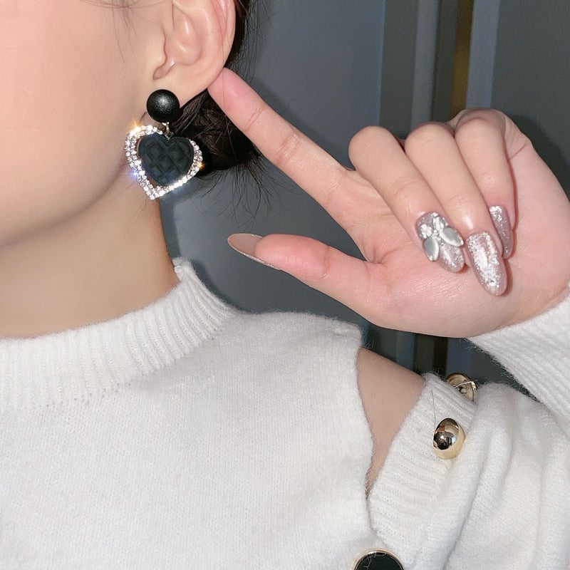 Henriette | Black Gold Heart Earrings