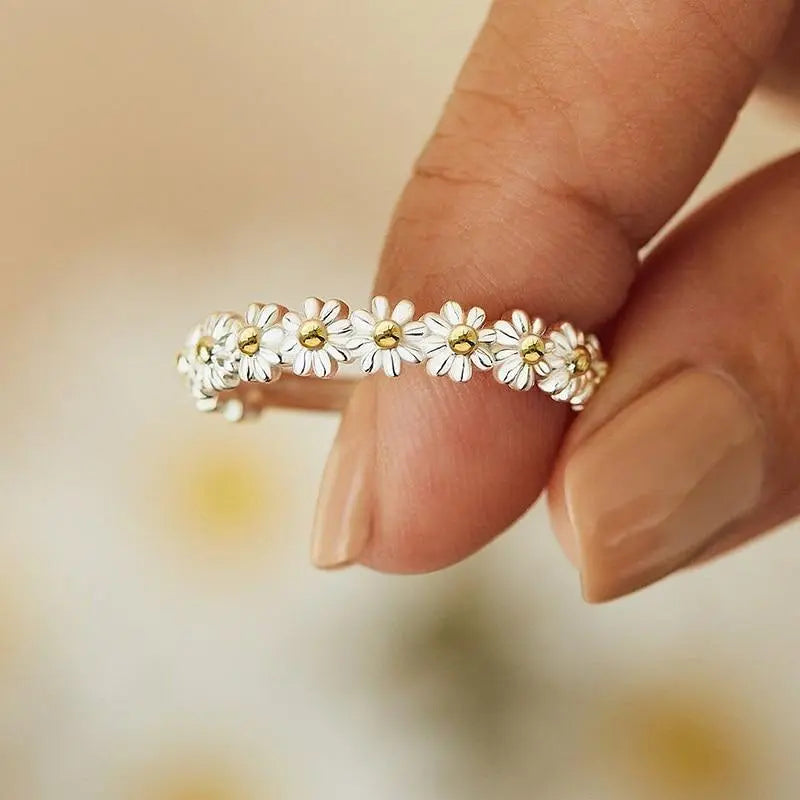 Katriona | Adjustable Enamel Daisy Ring