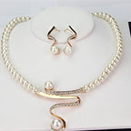 Hannah | Pearl Necklace and Earrings Set
