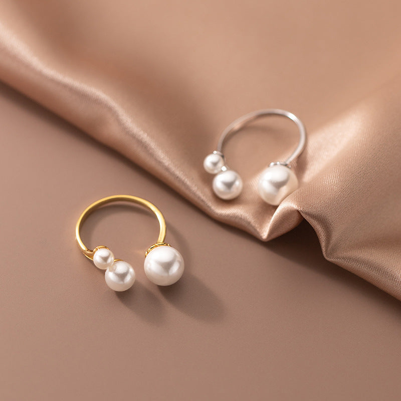 Rhona | Three Pearl Adjustable Ring
