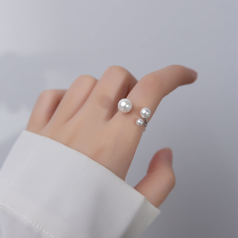 Rhona | Three Pearl Adjustable Ring