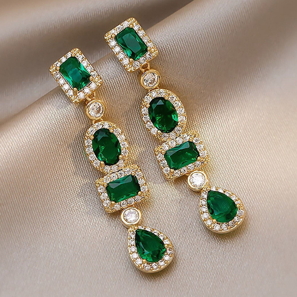 Coraline Esmarisse Drop Earrings | Gold