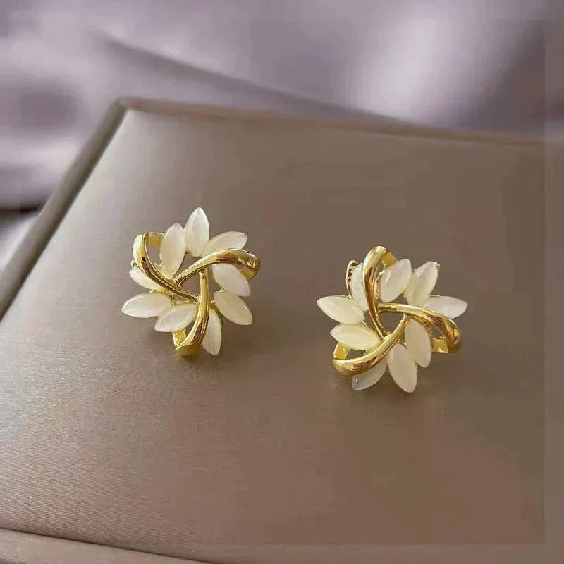 Opale | White Opal Gold Earrings
