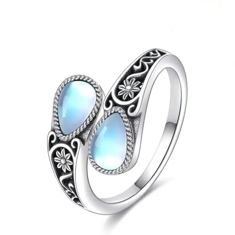 Sunniva | Moonstone-Effect Flower Ring