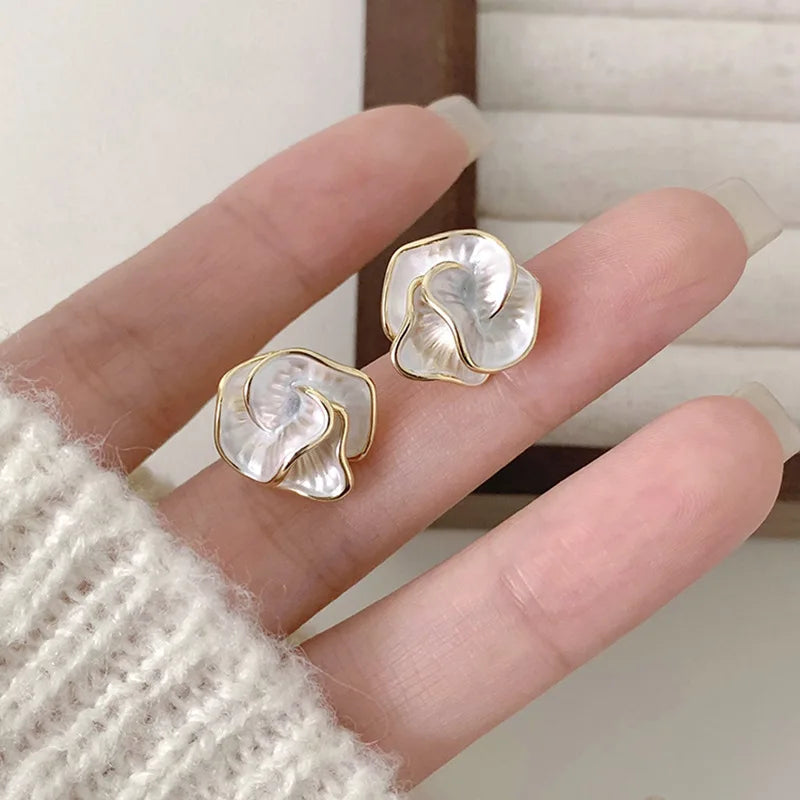 Zadie | Pearl Flower Earrings