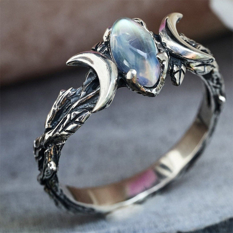 Luna | Oval Moonstone Ring