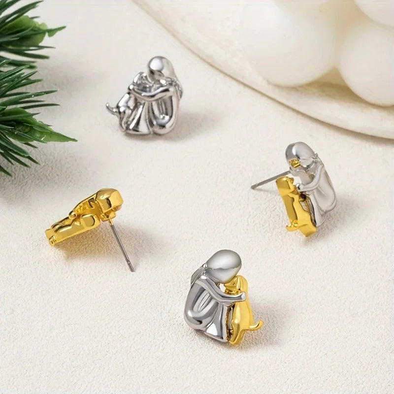 Hug Earrings in Two Colours Silver and Gold