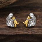 Hug Earrings in Two Colours Silver and Gold