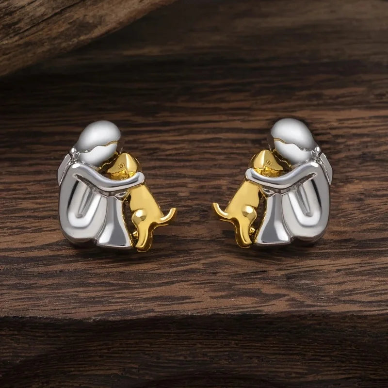 Hug Earrings in Two Colours Silver and Gold
