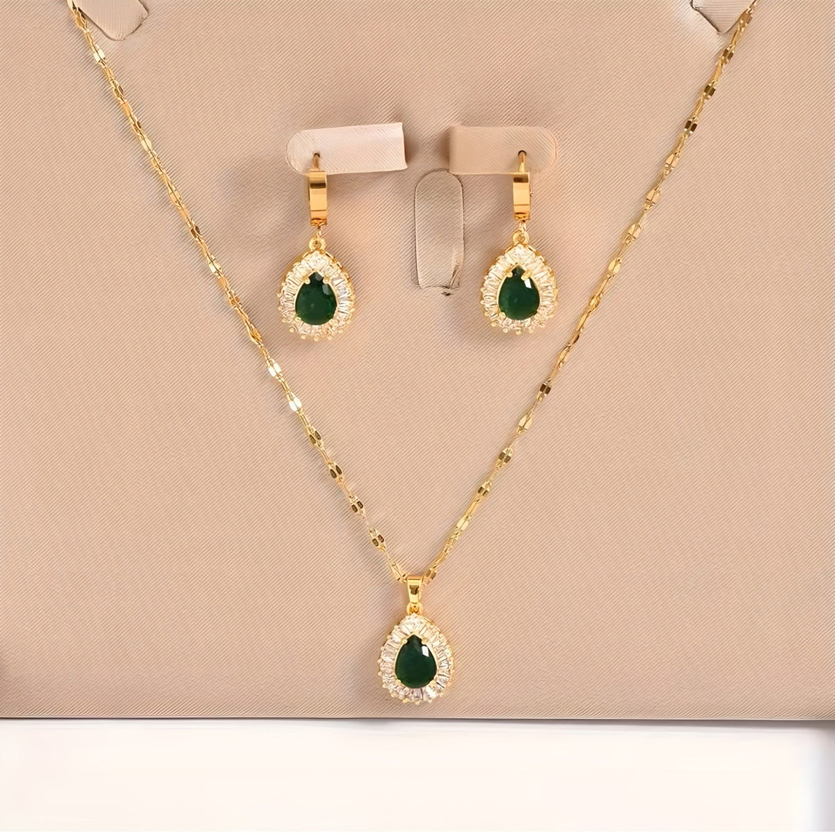 Thalienne Aurevelle Jewelry Set
