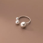 Rhona | Three Pearl Adjustable Ring