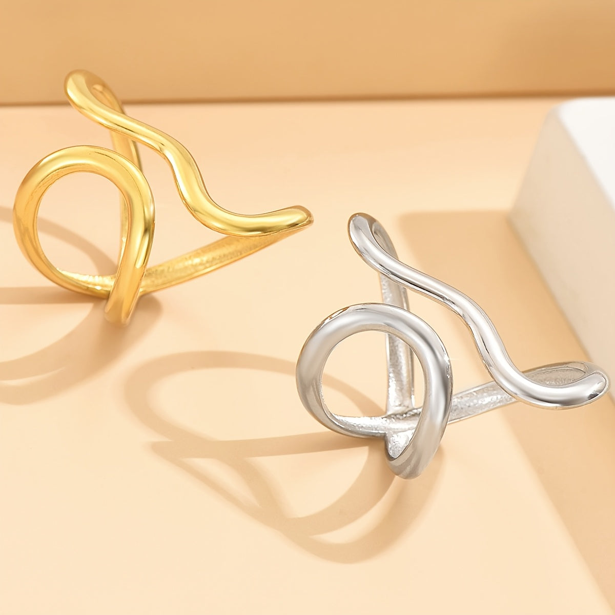 Tegan | Asymmetric Wave Ring