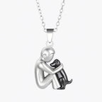 Aimée | Hug Pendant Necklace