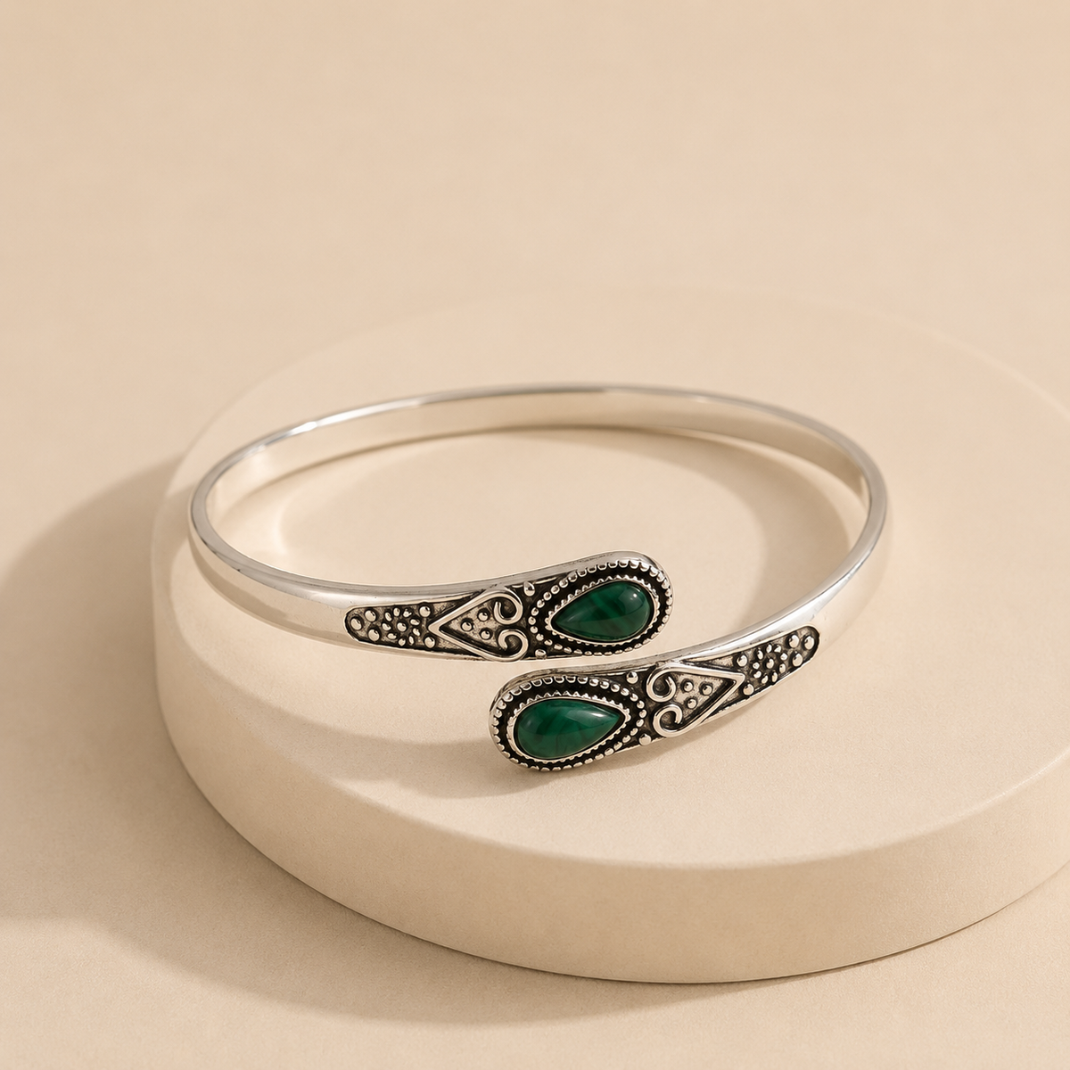 Uma | Esmeralda Devereux Bracelet