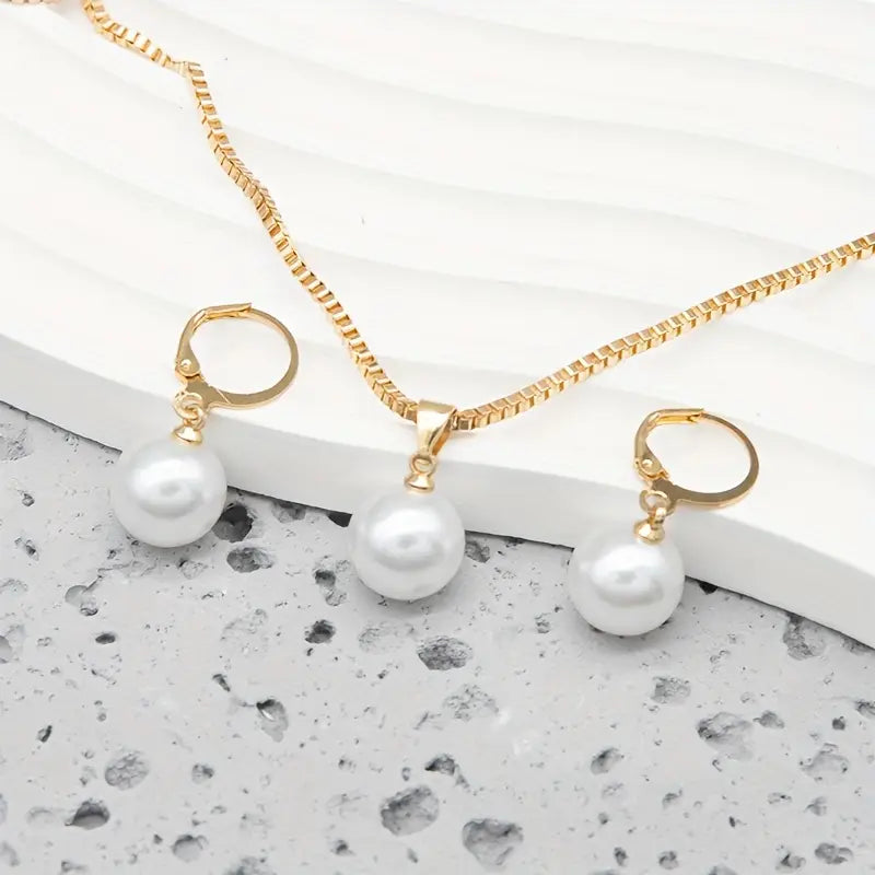 Delphinia | Gold Pearl Jewellery Set