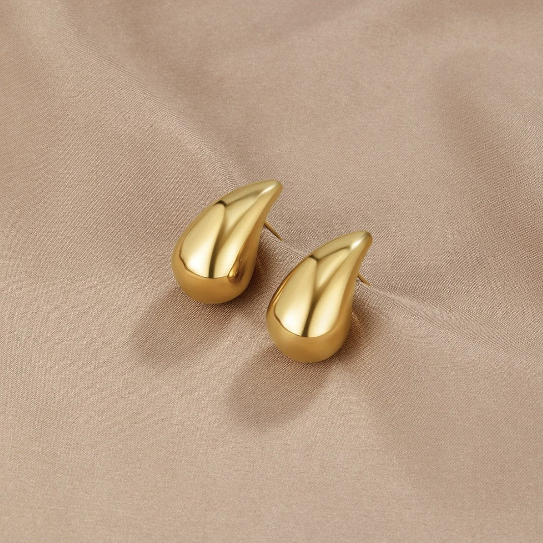 Romy | Gold Teardrop Earrings