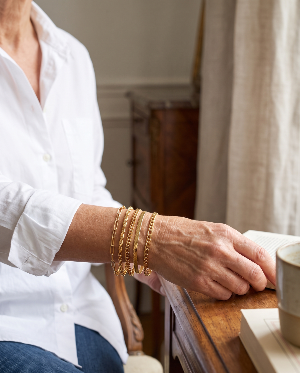 Amélie 5-Piece Gold Bracelet Stack lifestyle