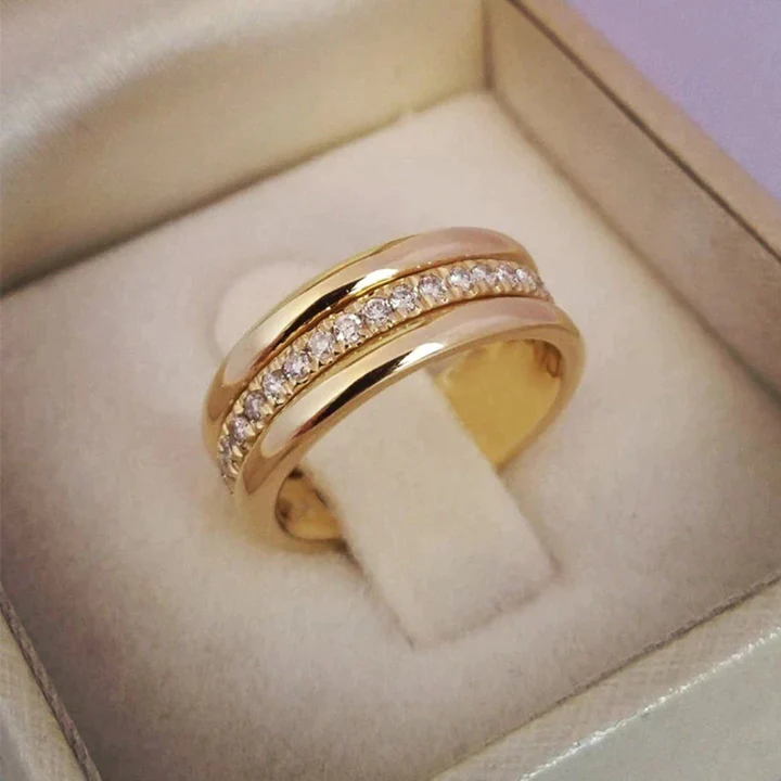 Sybil | Vintage Silver Pavé Zirconia Ring