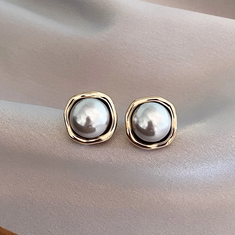 Wanda | Black Pearl Earrings