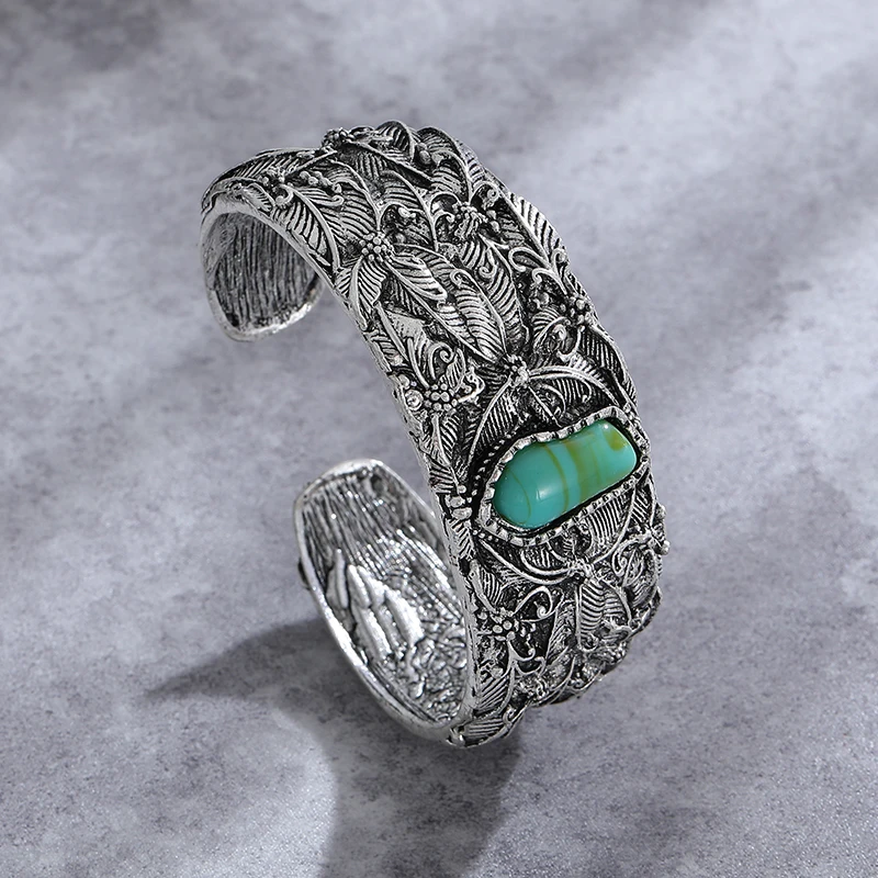 925 Sterling Silver Bracelet with Vintage Turquoise Stone