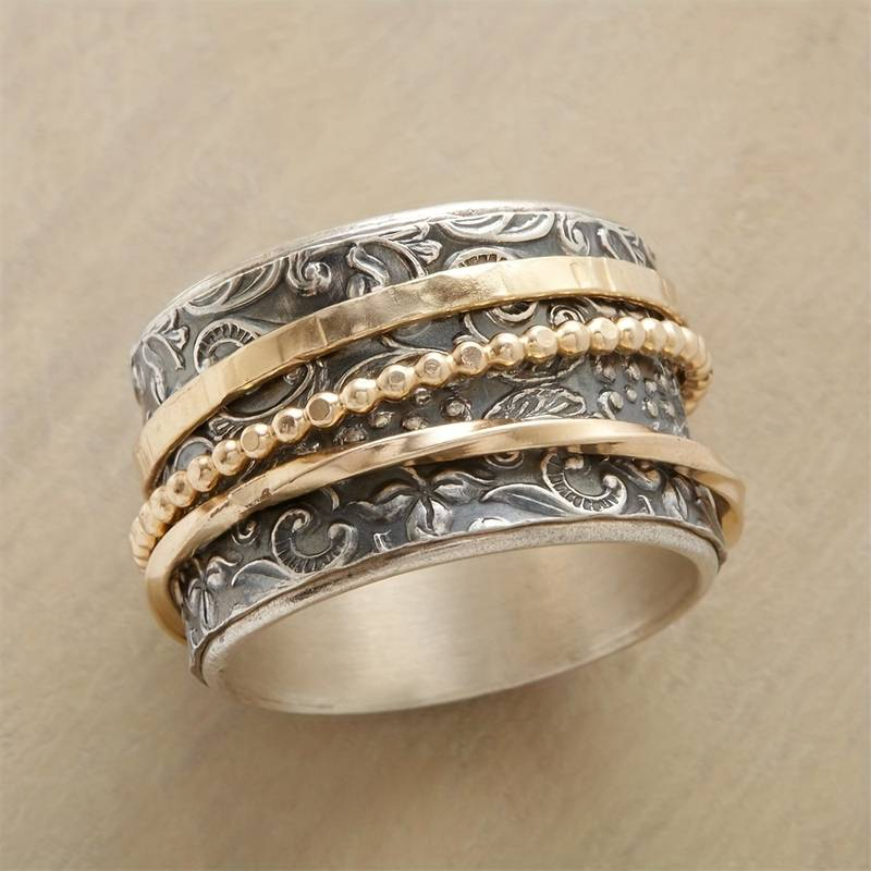 Antique Vintage Ring in Gold and Silver