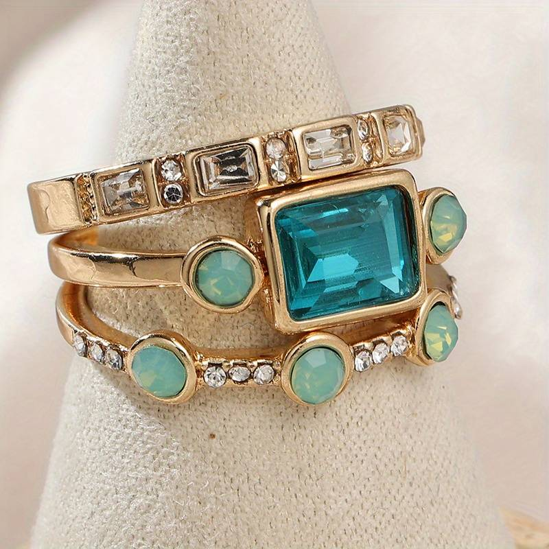 Silver-Coloured Vintage Ring with Blue Crystal