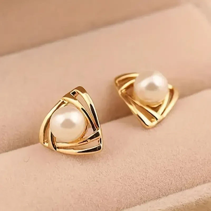 Amelia | Pearl Gold Earrings
