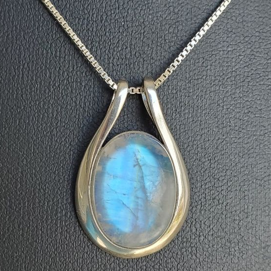 Blanca | White Opal Necklace