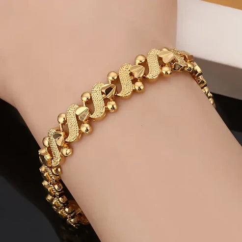 Margot | Bold Gold Bangle
