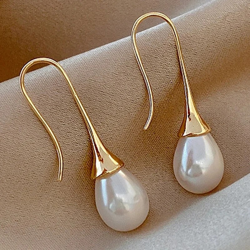 Faustine | Classic Pearl Earrings