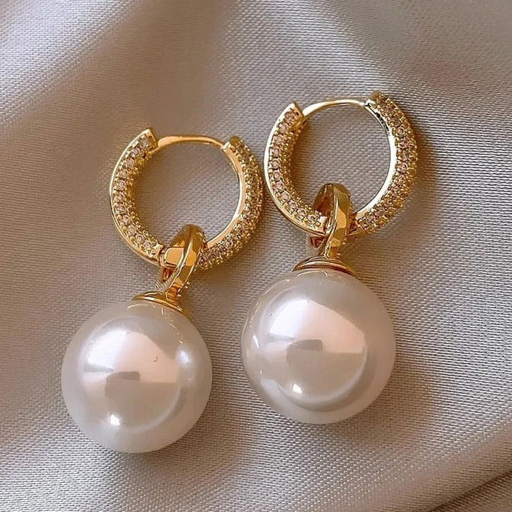 Yara | Elegant Pearl Earrings