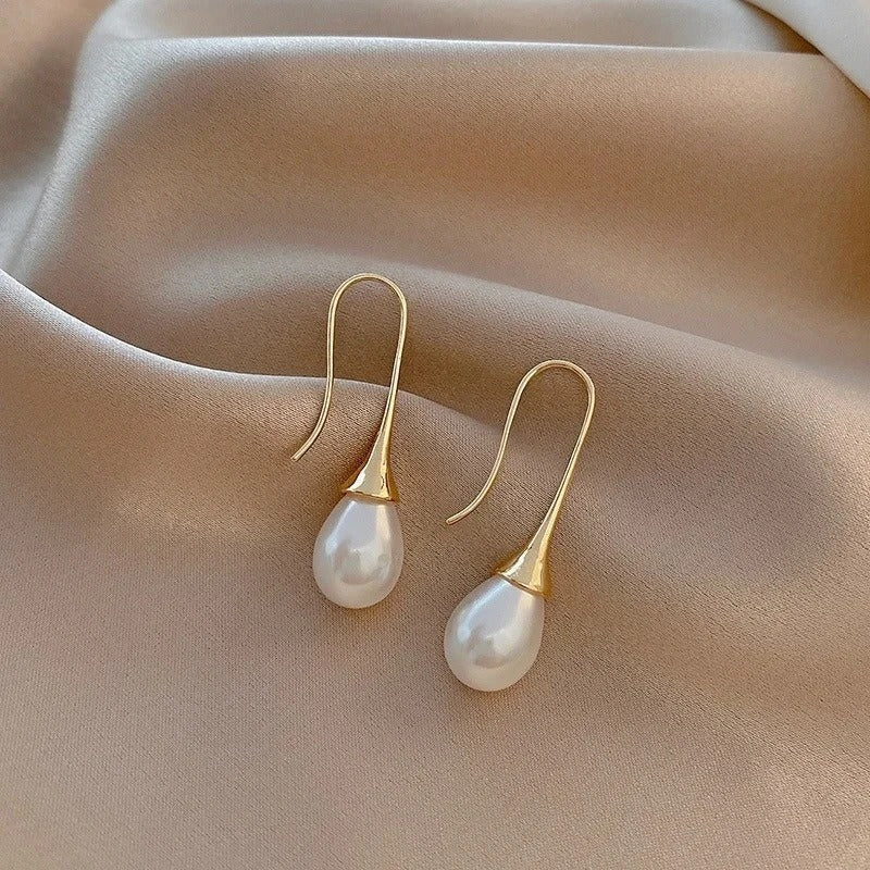 Faustine | Classic Pearl Earrings