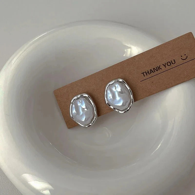 Willa | Elegant Pearl Earrings