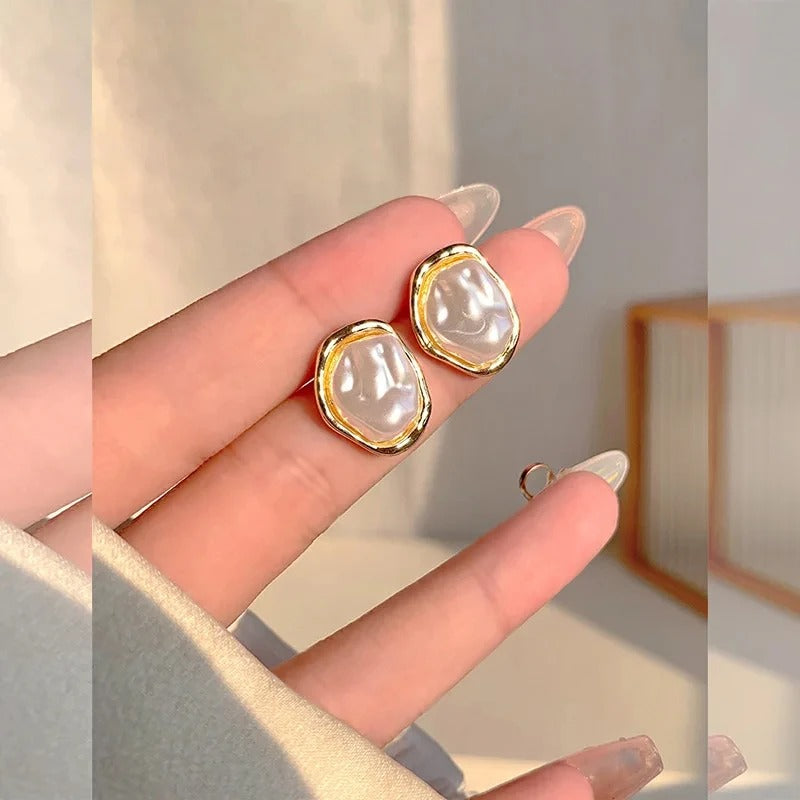 Willa | Elegant Pearl Earrings