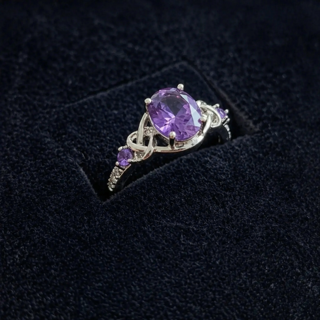 Marguerite | Amethyst White Gold Knot Ring