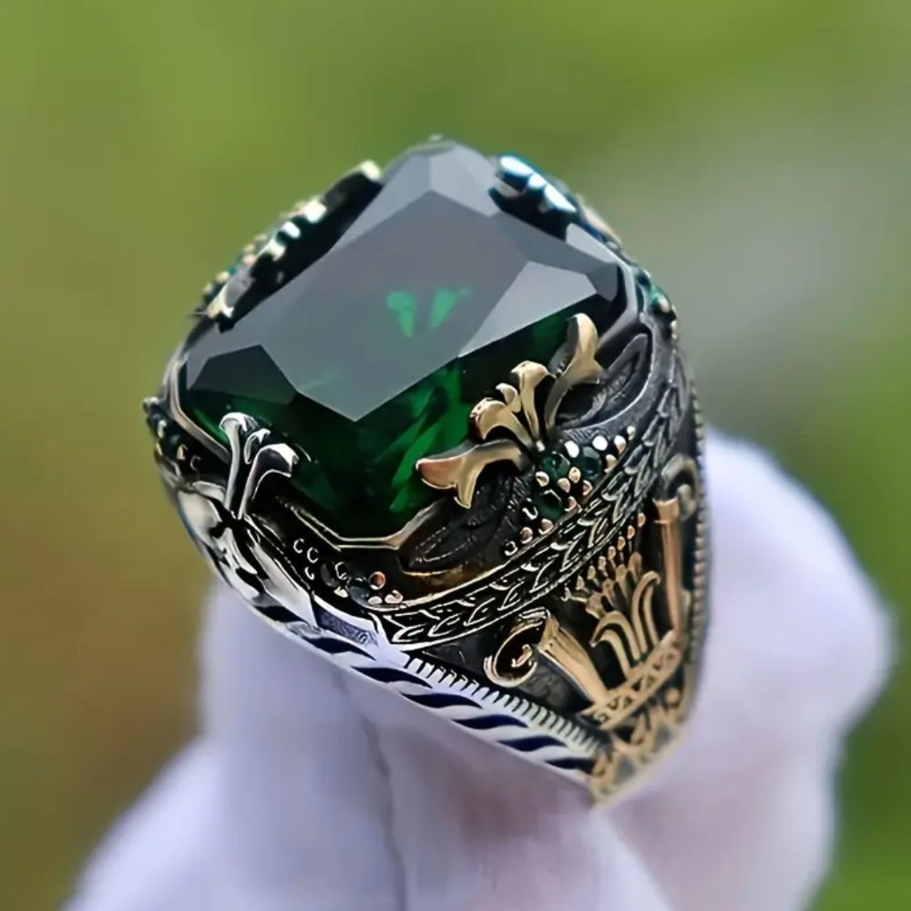 Klara | Emerald Ring